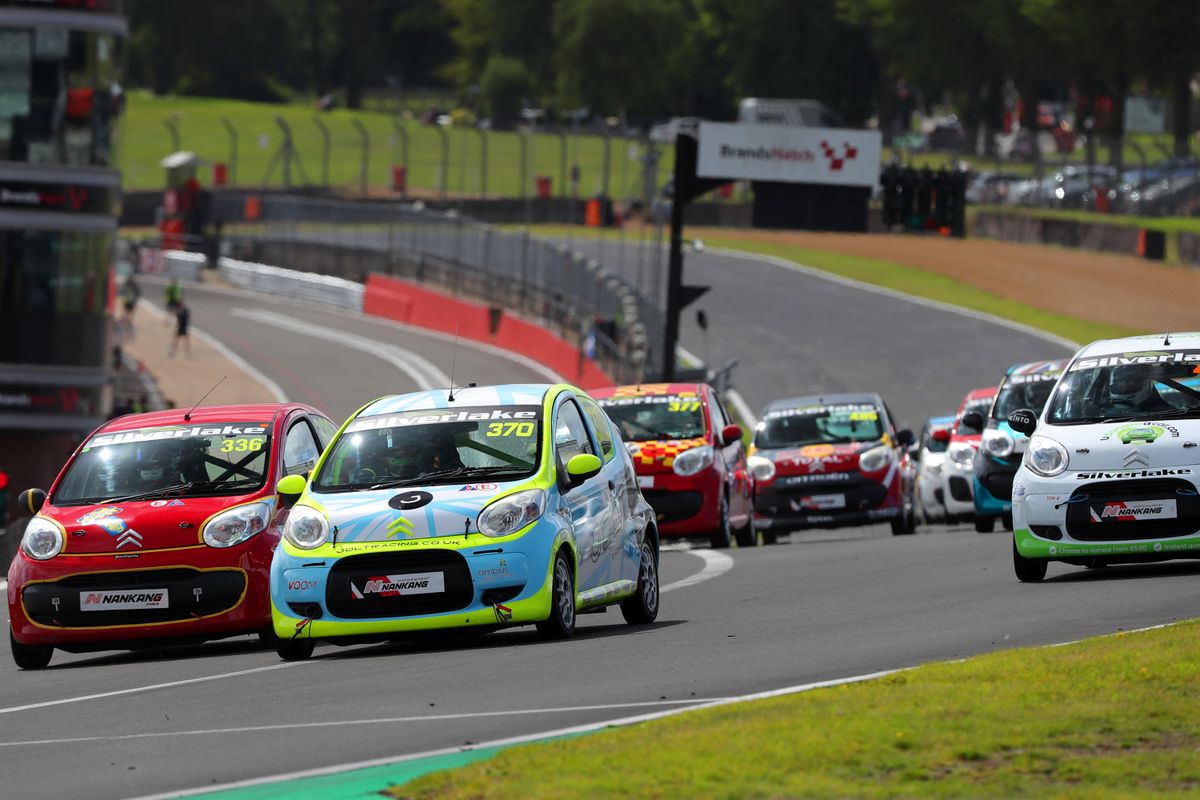 gallery/22/images/2f500325-e884-4915-96a0-e9670ca07ab5/joltracing-brandshatch-0005.jpg