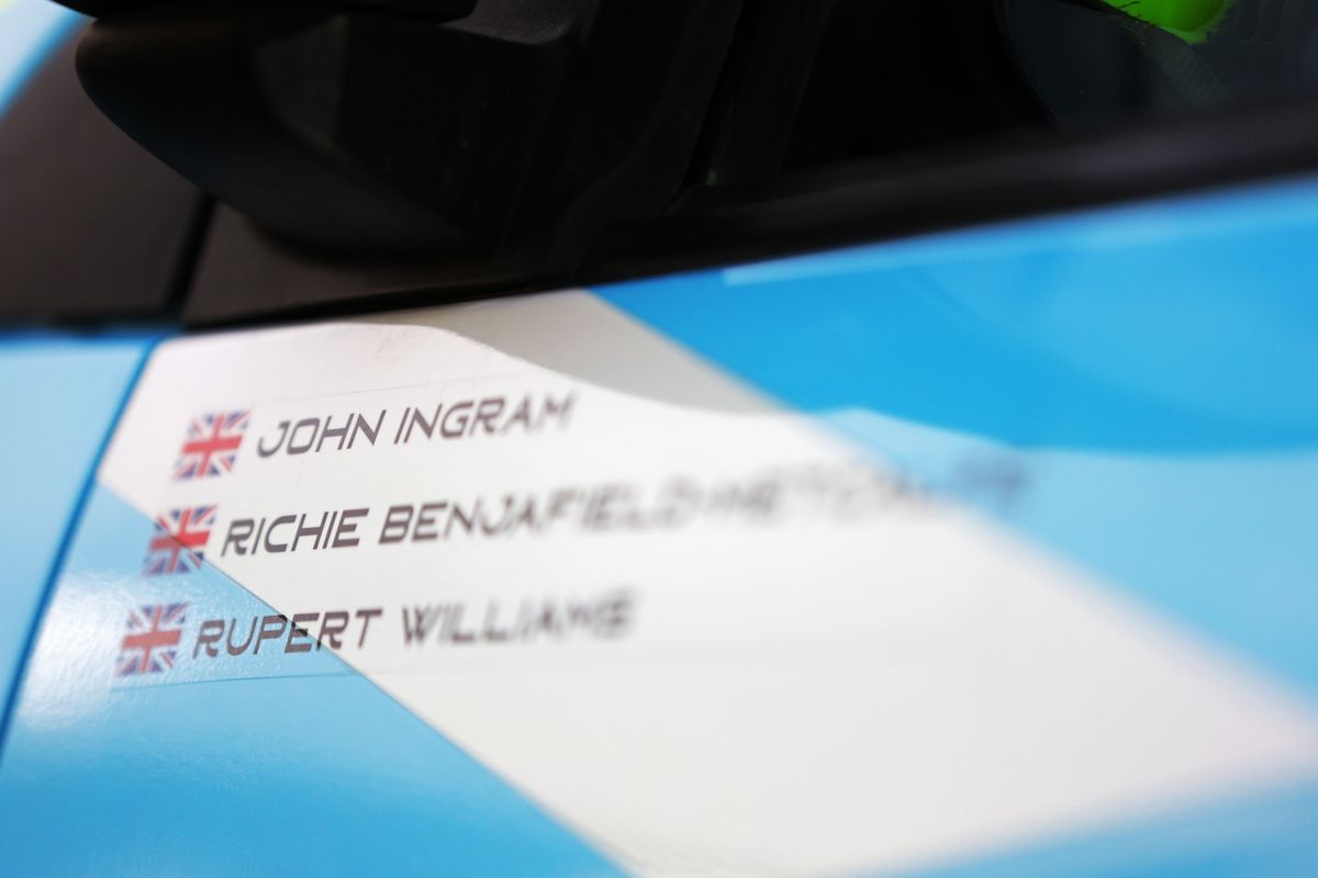 gallery/22/images/4d6b89a1-c987-4fab-80ba-752d732caa7f/joltracing-brandshatch-0016.jpg