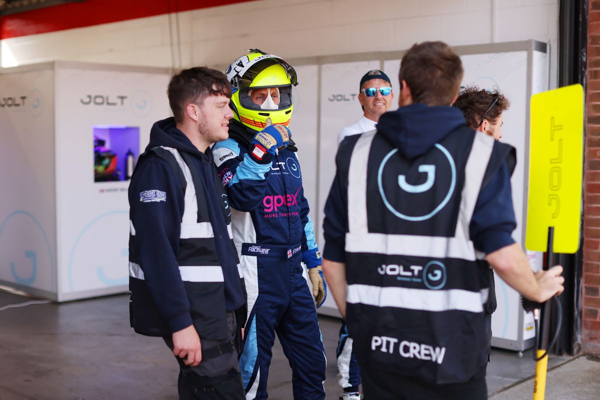 gallery/22/images/75c3516f-16b3-4cbc-9a86-2192a014913a/joltracing-brandshatch-0048.jpg