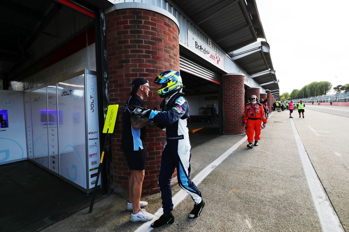 gallery/22/images/8bcb4561-fc29-4756-be15-56b854307266/joltracing-brandshatch-0010.jpg