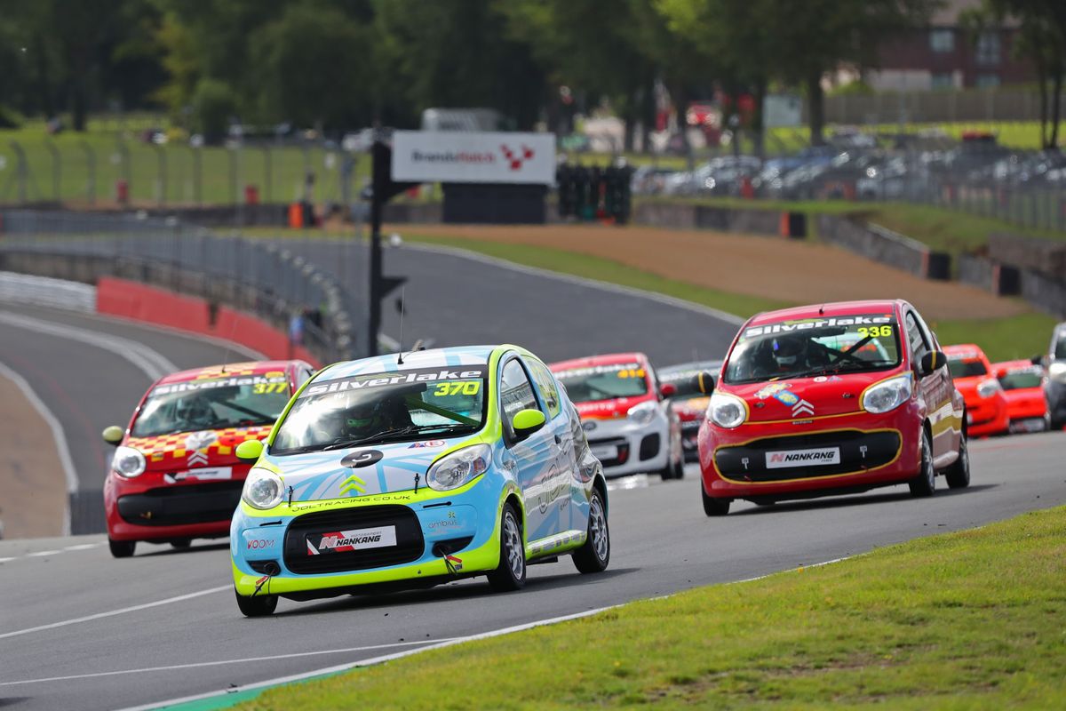 gallery/22/images/8d64c4a7-92d7-486f-84bc-cafbbb94b518/joltracing-brandshatch-0089.jpg