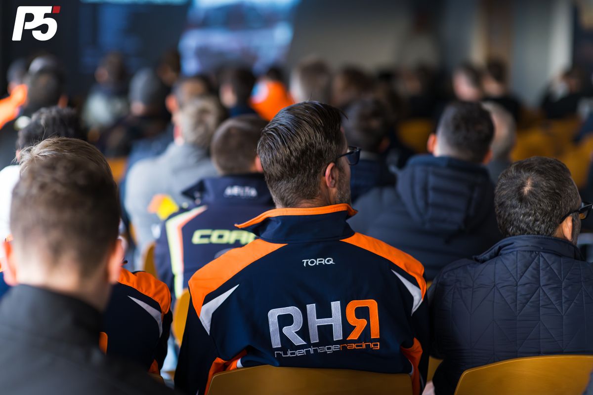 gallery/27/images/1b578c7e-96f8-407c-a3b3-140cb3b658da/p5_4pros_paulricard_00004.jpg