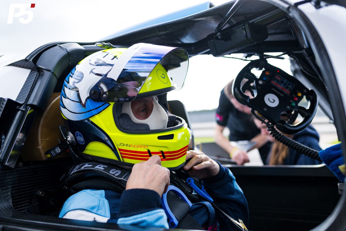 gallery/27/images/2a99e700-b5f7-4455-8d5e-10e015eff768/p5_4pros_paulricard_00241.jpg