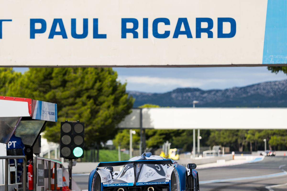 gallery/27/images/f8e2ea97-a3e2-432c-9b13-4f1d2bb2ffef/p5_4pros_paulricard_00071.jpg