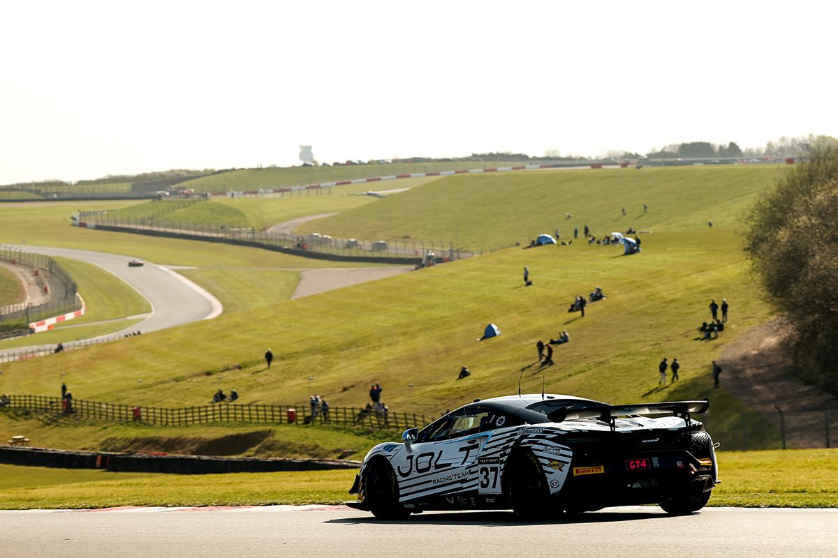gallery/45/images/7548b8cc-1afd-4eca-a88e-16b2a2847fa4/37-1mdh0886.jpg