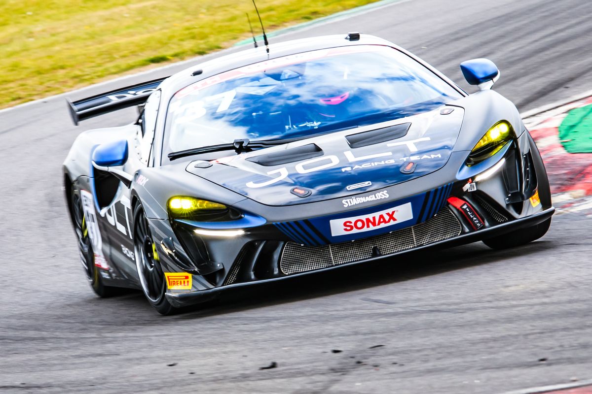 gallery/52/images/22a8578a-ebc3-4889-b2ff-aedae34dbac9/1-gtcup-eric-9133.jpg