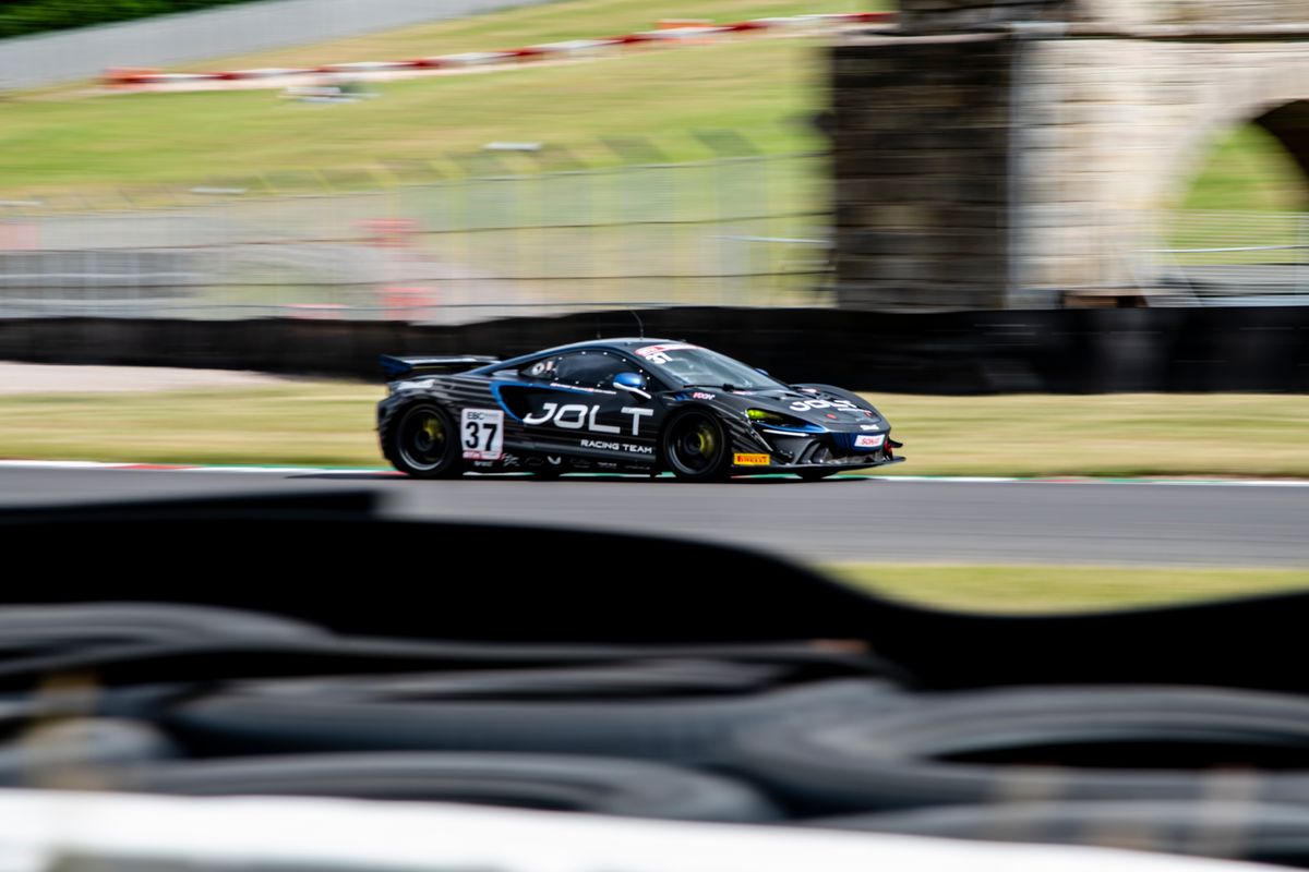 gallery/53/images/60f67074-4f9f-42f7-a72c-39e48b254ec7/photo-001-60.jpg