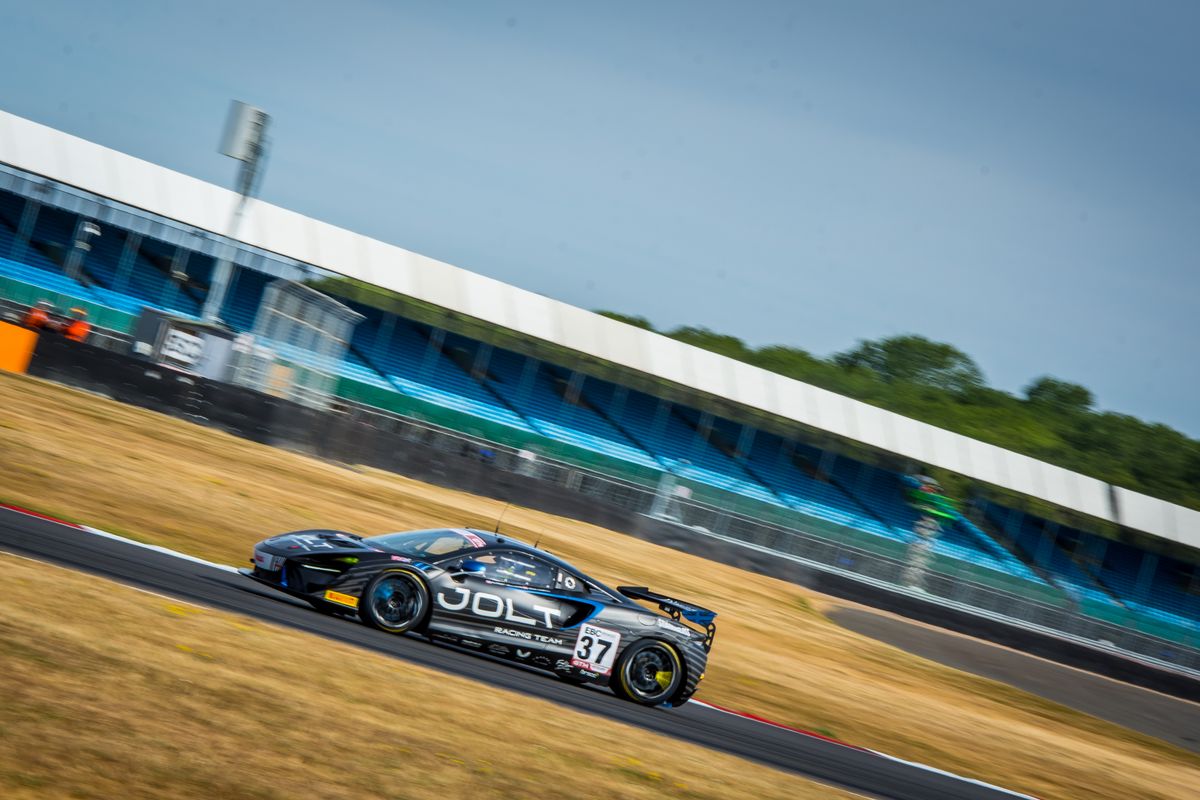 gallery/54/images/07c9c263-e5dc-454f-b9be-537a065c5932/silverstone-photos-42.jpg