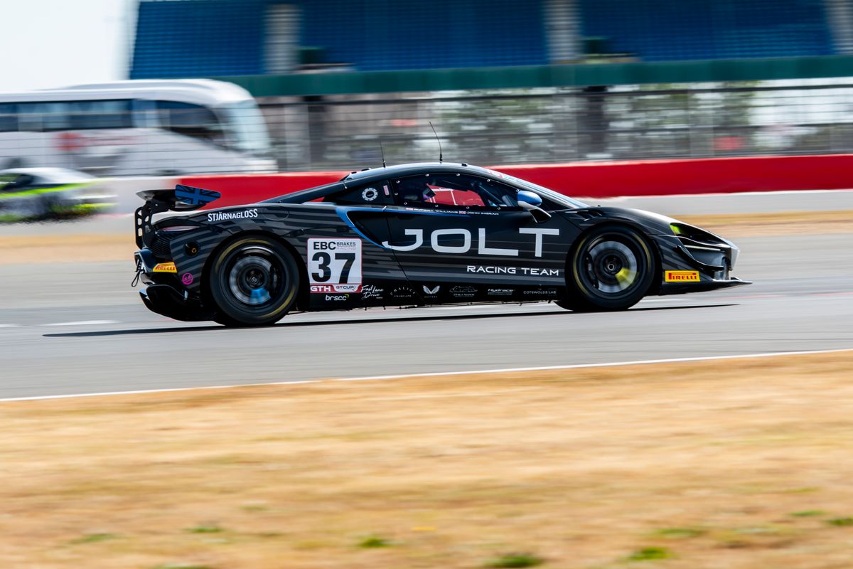gallery/54/images/428c17c6-3532-4b09-ae89-9eca61495e88/silverstone-photos-28.jpg