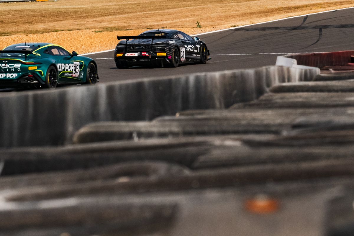 gallery/54/images/bc132d2f-3d95-4918-b632-fdd681bf3607/silverstone-photos-3.jpg