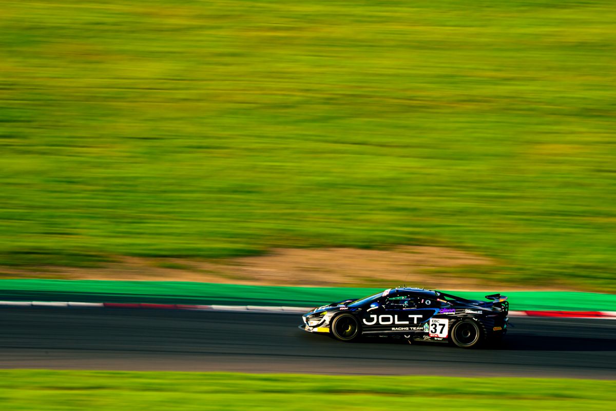 gallery/55/images/5a29b7d1-1c64-4e16-8f10-016a84876669/photo-001-69.jpg